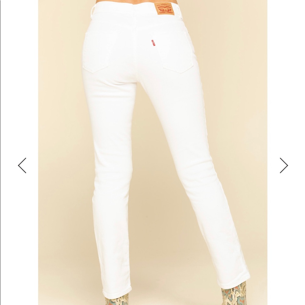 White Levi’s Jeans